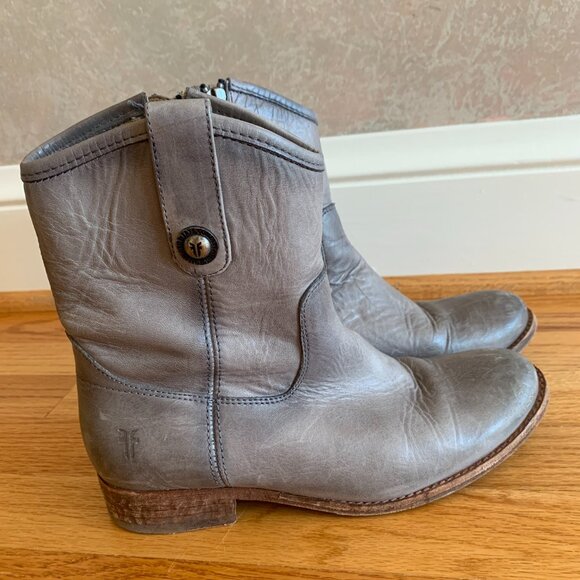 FRYE Melissa Button Leather Boot, Grey, Size 6 - Picture 2 of 6